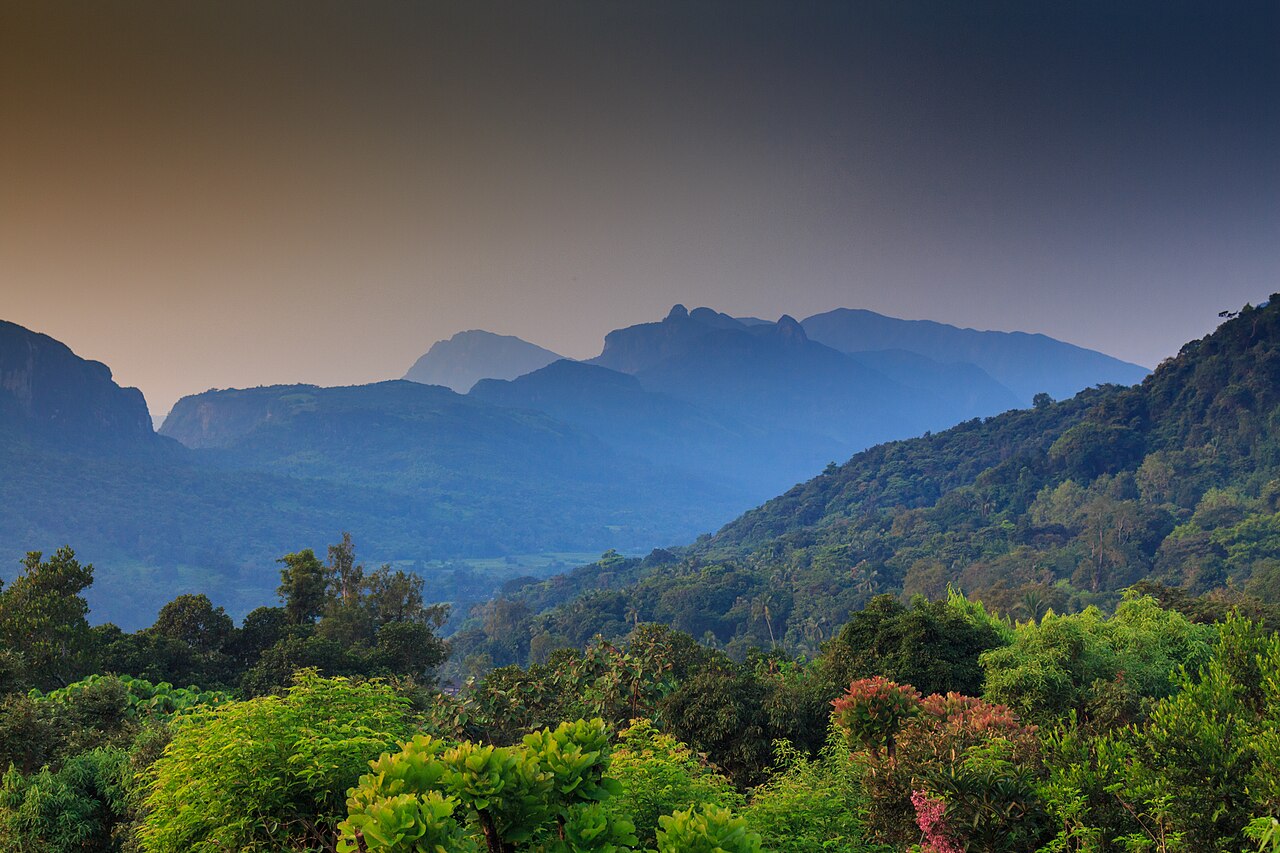 Mist over the Knuckles range